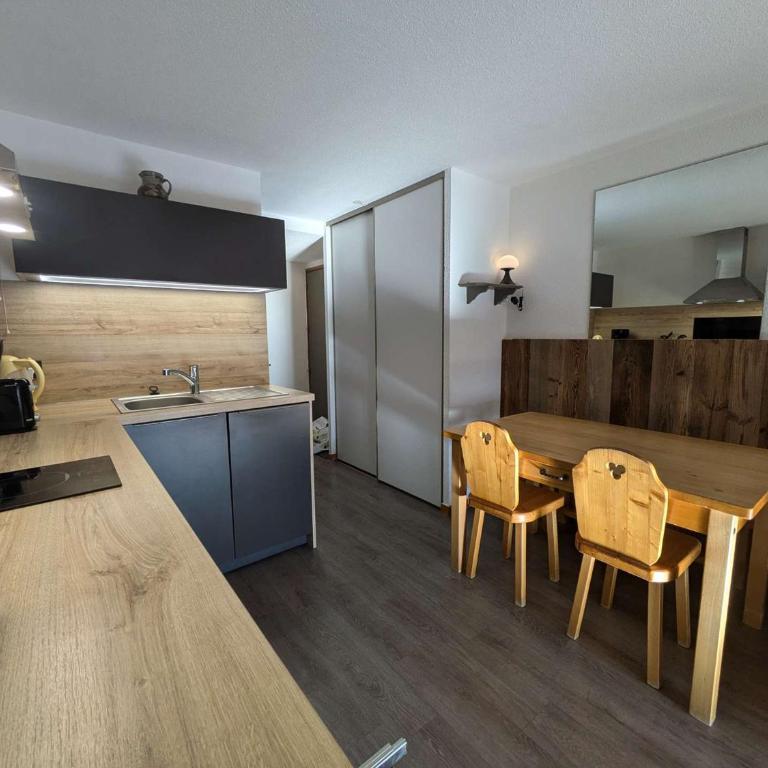 Duplex 4 pers. à Arêches-Beaufort, piscine, balcon sud, centre village - Appartement 2 Chambres - 1