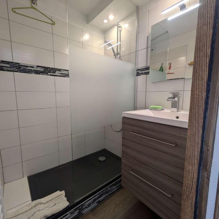 Duplex 4 pers. à Arêches-Beaufort, piscine, balcon sud, centre village - Appartement 2 Chambres - 11