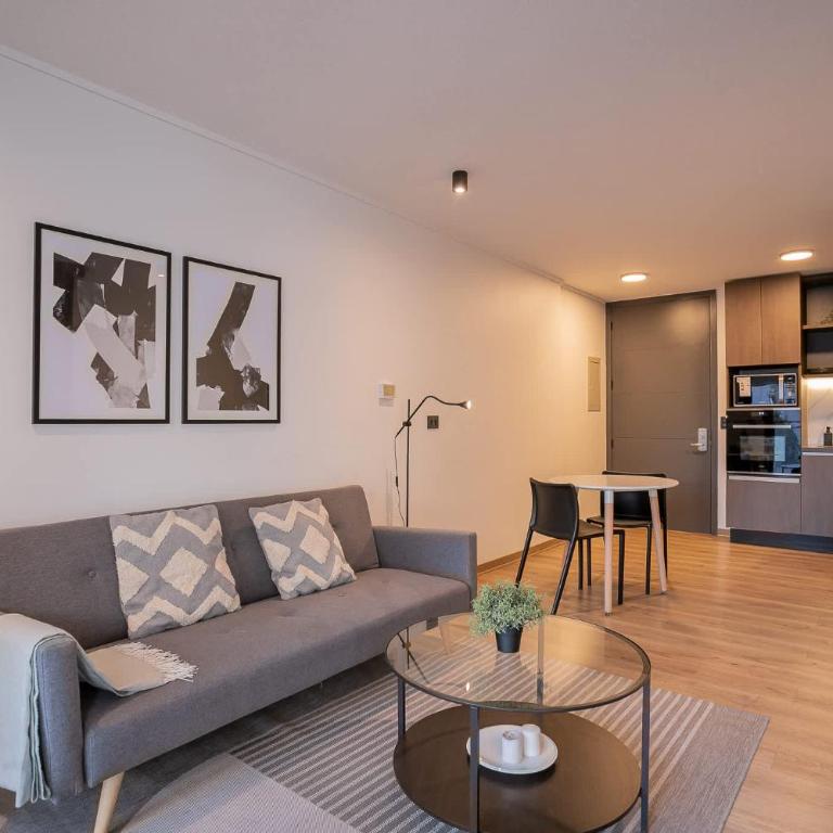 Amplio y deslumbrador departamento en las Condes - Apartamento - 1