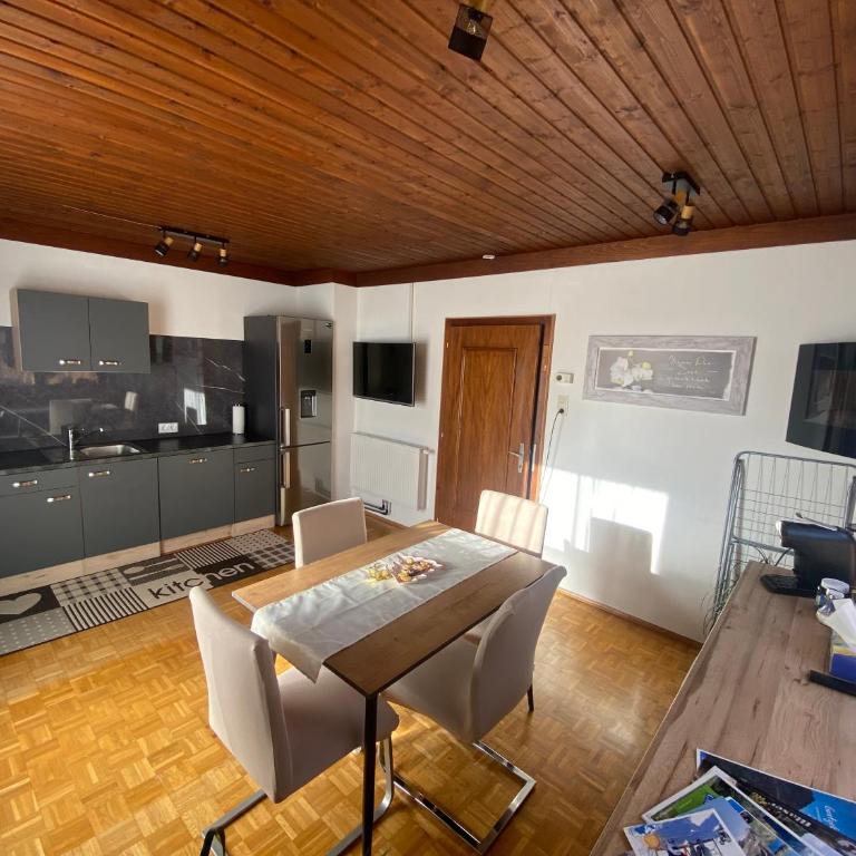 Zimmer Haus Christina - Doppelzimmer mit Balkon - 3