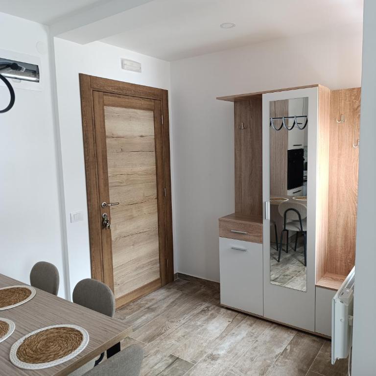 Triangle - One-Bedroom Apartment - 6