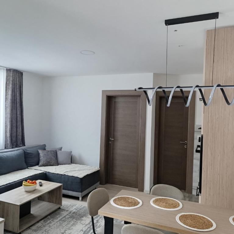 Triangle - One-Bedroom Apartment - 8