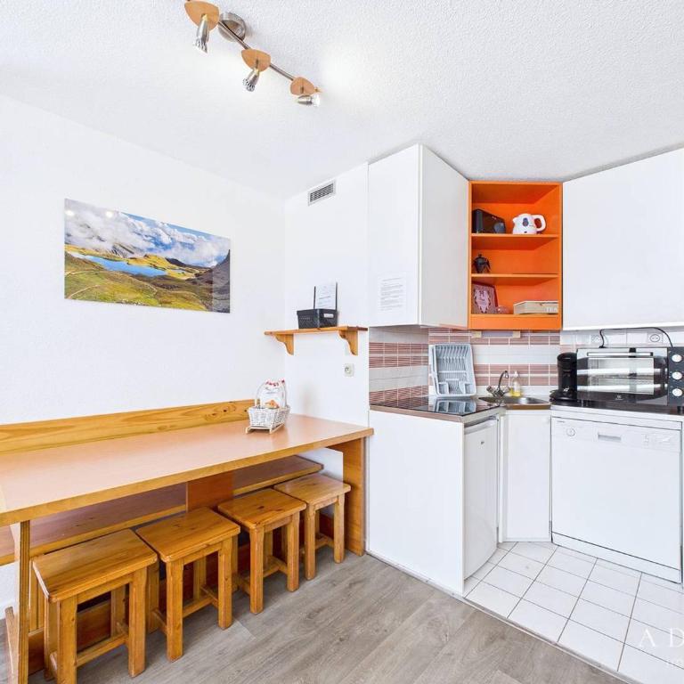 Appartement 2 Pièces - Balcon Ouest, Proche Pistes et Commerces - 4 Pers, 2* - FR-1-398-516 - Appartement (6 Adultes) - 3