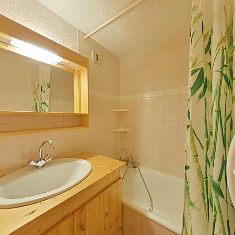 Appt 2P + mezzanine pour 6 - skis aux pieds - garage - WIFI - FR-1-241-21 - Apartamento (6 adultos) - 16