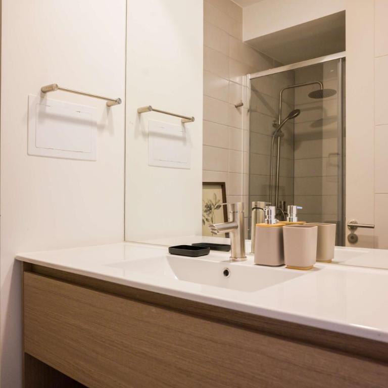 Providencia Gem 2BR Apt Pool & Views - Apartment - 26
