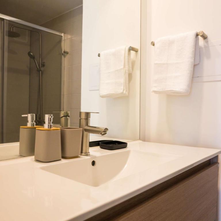 Premium Providencia 2BR with Pool & Fitness Center - Apartment - 17