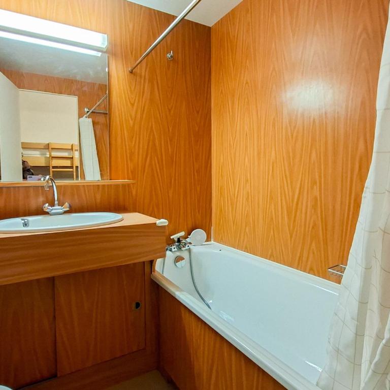 Studio lumineux avec balcon et casier à ski proche des pistes - FR-1-425-185 - Studio - 7