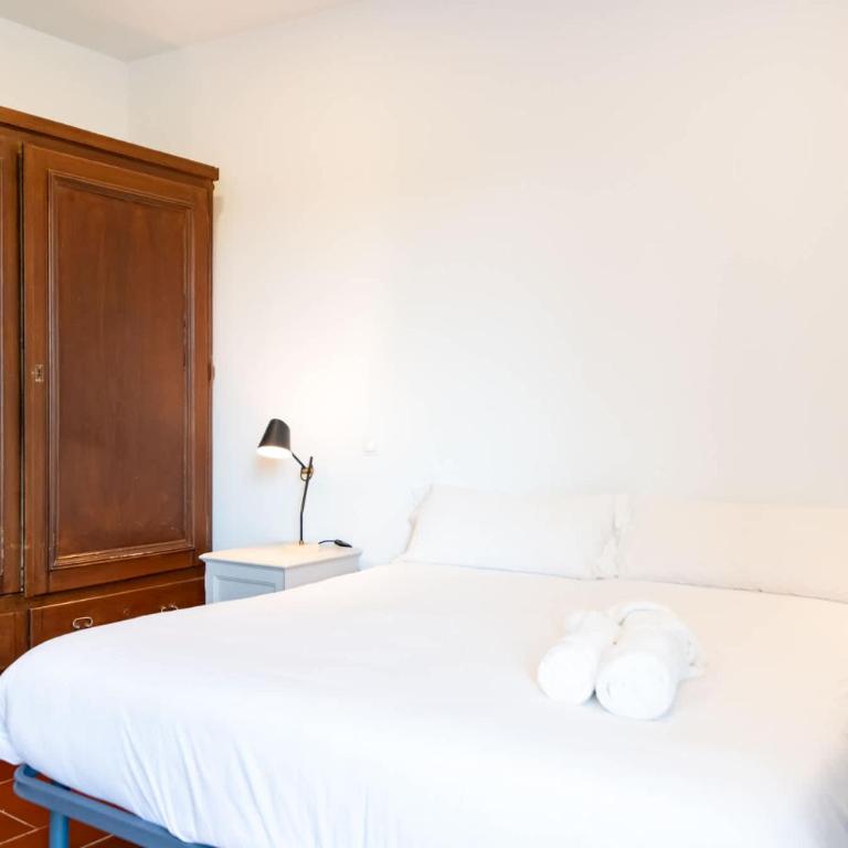 Unique 16th-Century Masia, Pool & Private Events - Apartment with View and Balcony - 23