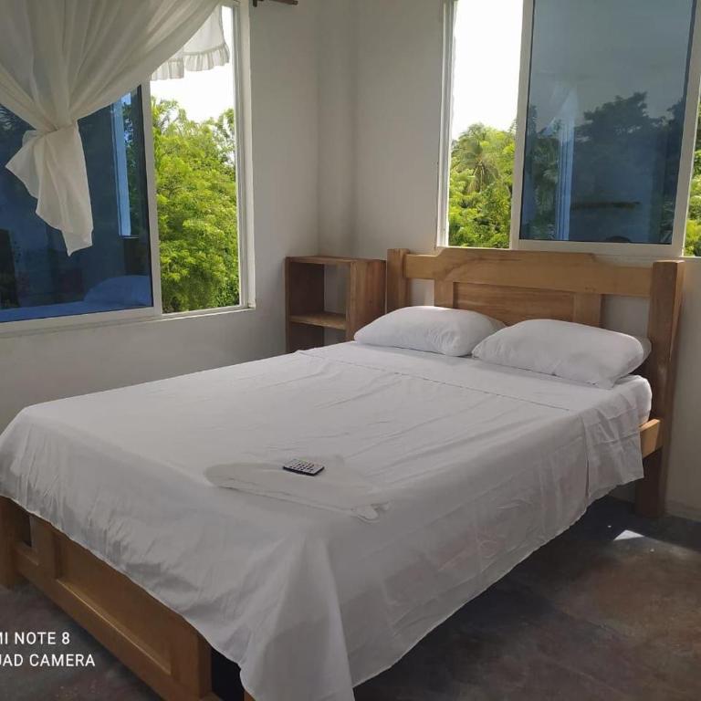 Hotel Paradise - Double Room with Private Bathroom - 2