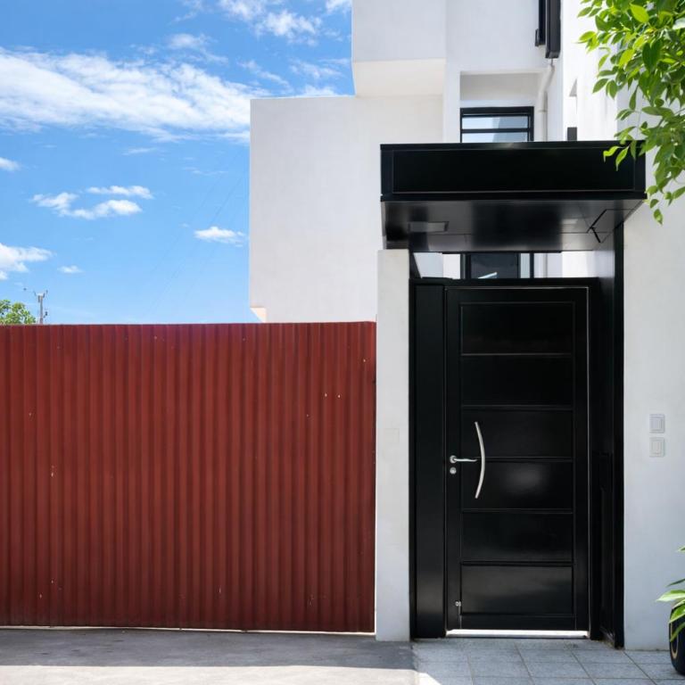 Aura Apart - Two-Bedroom Apartment with Balcony - 11