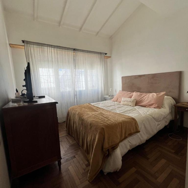 Amplio Departamento Céntrico De 3 Ambientes Con Cochera - MDQ - Apartamento de 2 dormitorios - 1