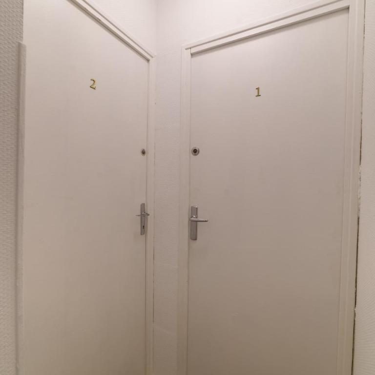 Escapade à deux en Provence, Adresse calme, centre à pied, Wifi, Climatisation et Parking gratuit à 50m - Studio - 11