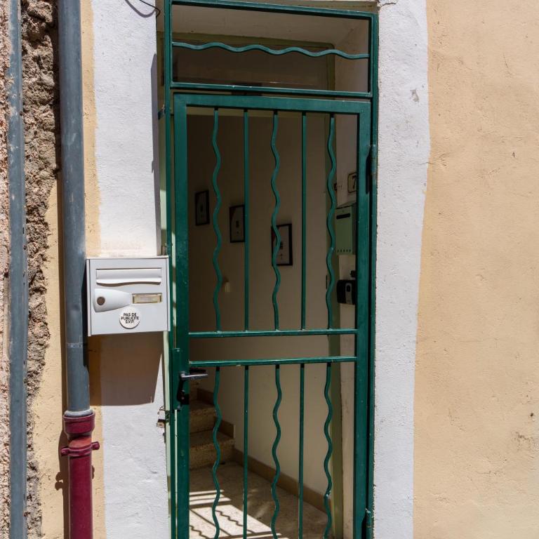 Escapade à deux en Provence, Adresse calme, centre à pied, Wifi, Climatisation et Parking gratuit à 50m - Studio - 12