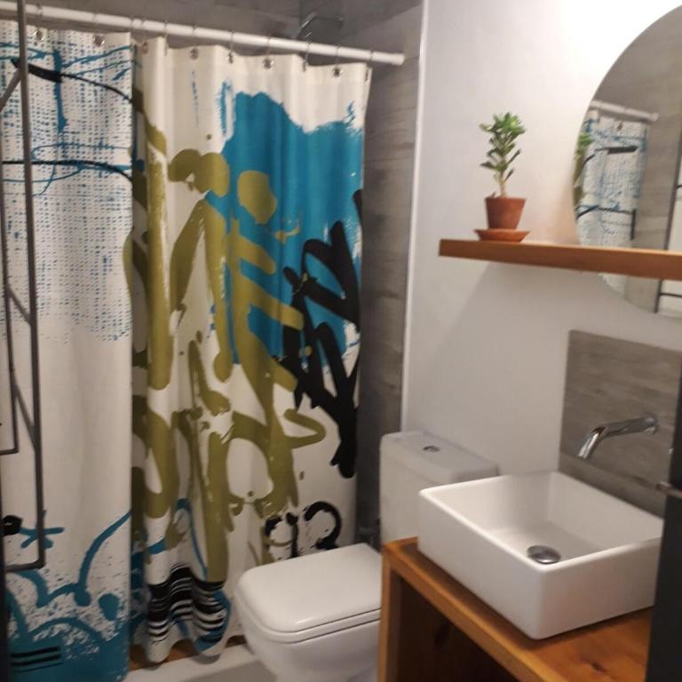 In the historic district and 10 min terminals - One-Bedroom Apartment - 8