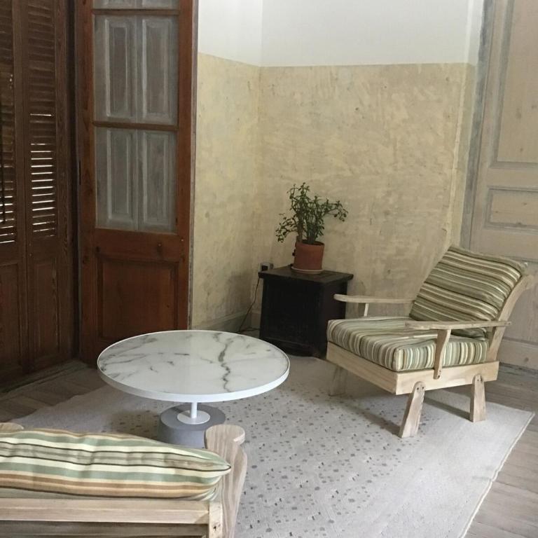 In the historic district and 10 min terminals - One-Bedroom Apartment - 12