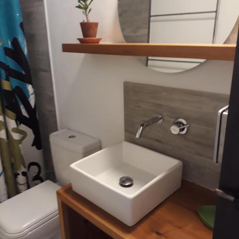 In the historic district and 10 min terminals - One-Bedroom Apartment - 13