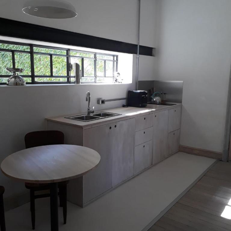 In the historic district and 10 min terminals - One-Bedroom Apartment - 18