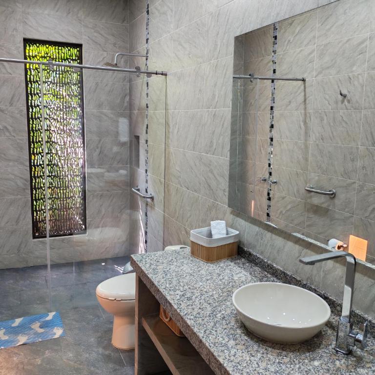 Piscina privada, jacuzzi y salón de juegos en casa - Villa de 3 dormitorios - 5
