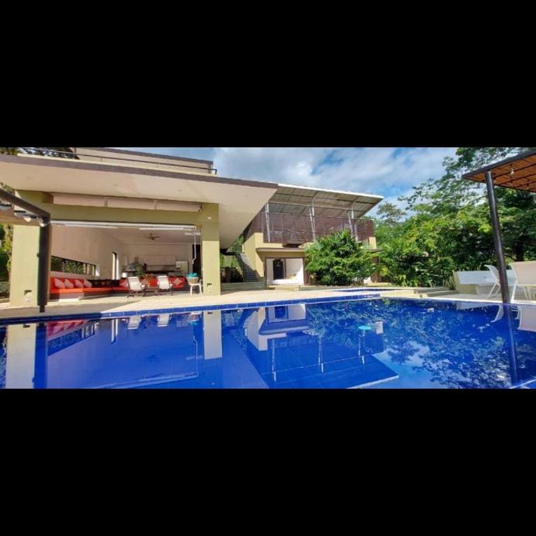 Piscina privada, jacuzzi y salón de juegos en casa - Villa de 3 dormitorios - 7