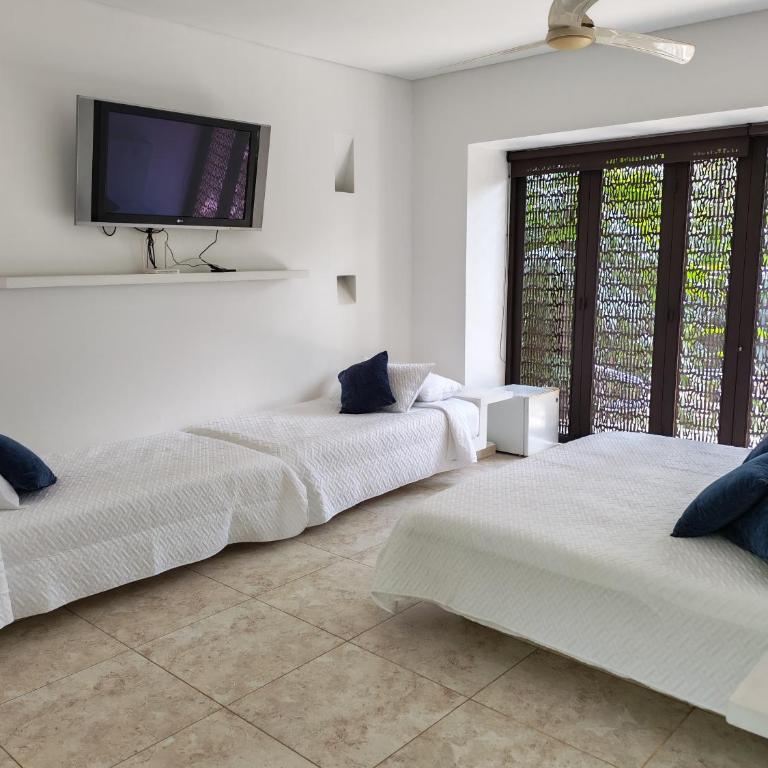 Piscina privada, jacuzzi y salón de juegos en casa - Villa de 3 dormitorios - 13