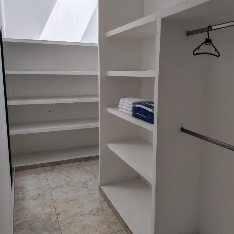 Piscina privada, jacuzzi y salón de juegos en casa - Villa de 3 dormitorios - 16