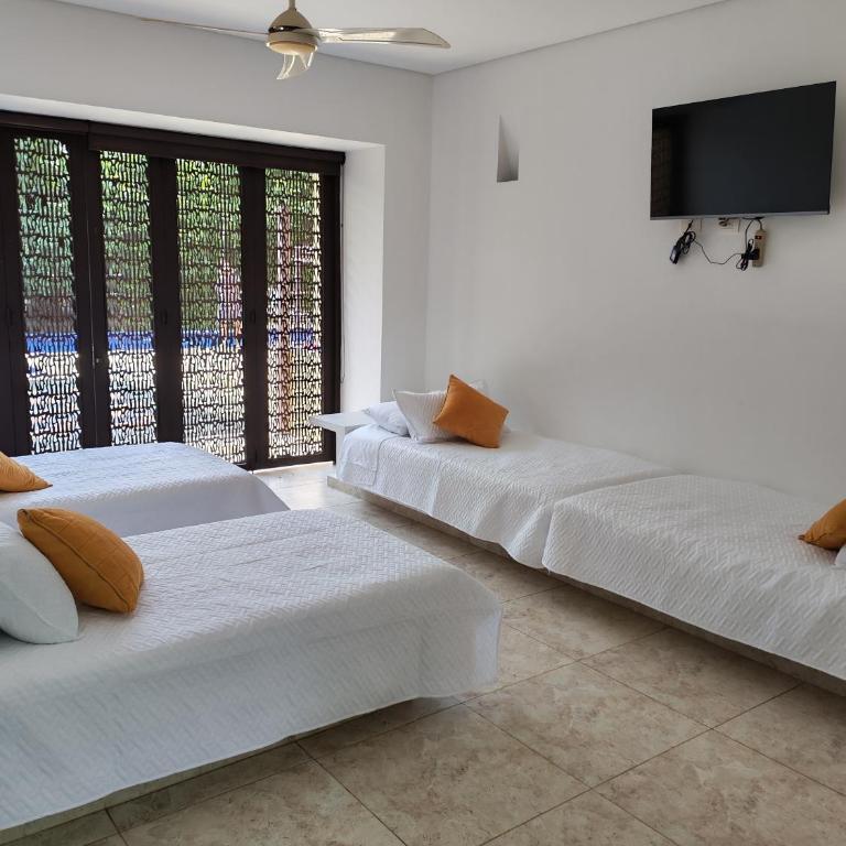 Piscina privada, jacuzzi y salón de juegos en casa - Villa de 3 dormitorios - 17