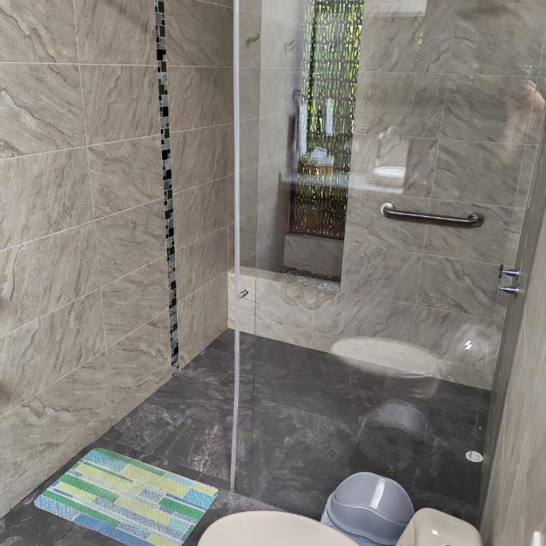 Piscina privada, jacuzzi y salón de juegos en casa - Villa de 3 dormitorios - 18