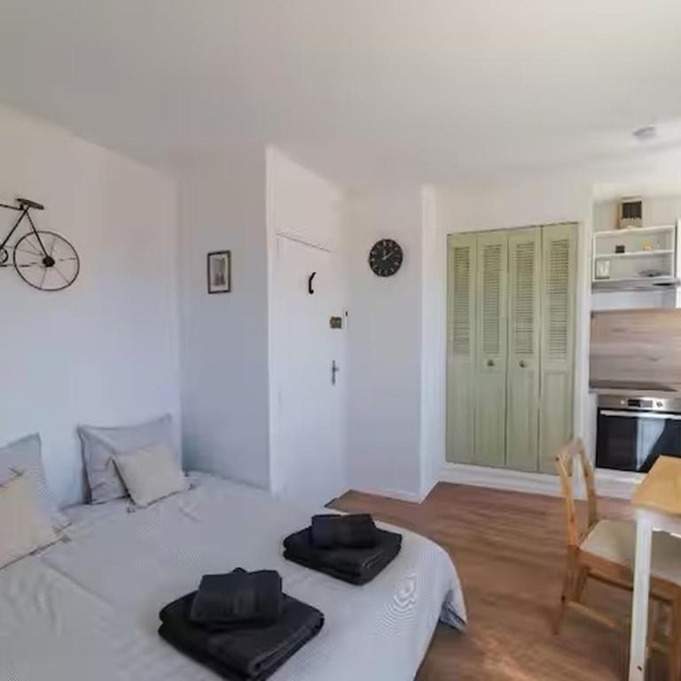 Escapade à deux en Provence, Adresse calme, centre à pied, Wifi, Climatisation et Parking gratuit à 50m - Studio - 2