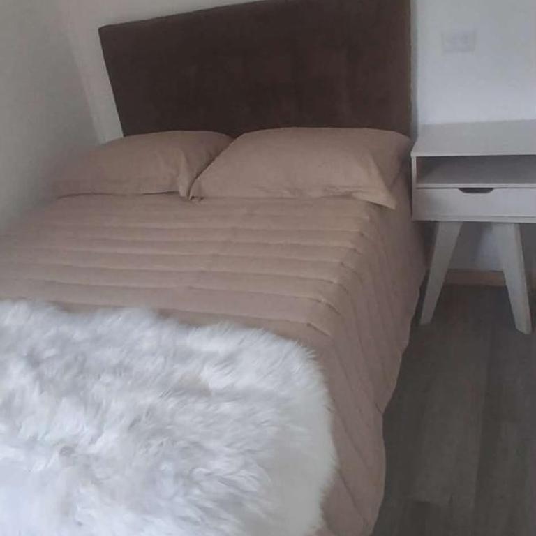 Red cat house - One-Bedroom Apartment - 7