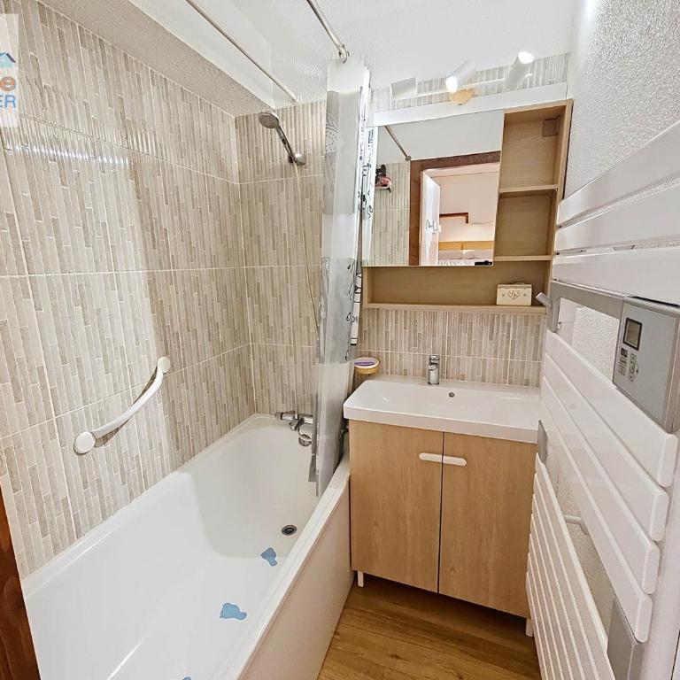Appartement cosy proche du domaine skiable du Linga avec casier à ski et parking - FR-1-693-118 - Apartamento - 8
