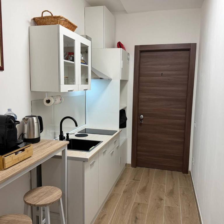 "The moment" Central Self Check in Apartments for Groups & Late Arrivals - Camera Tripla con Bagno Privato - 1