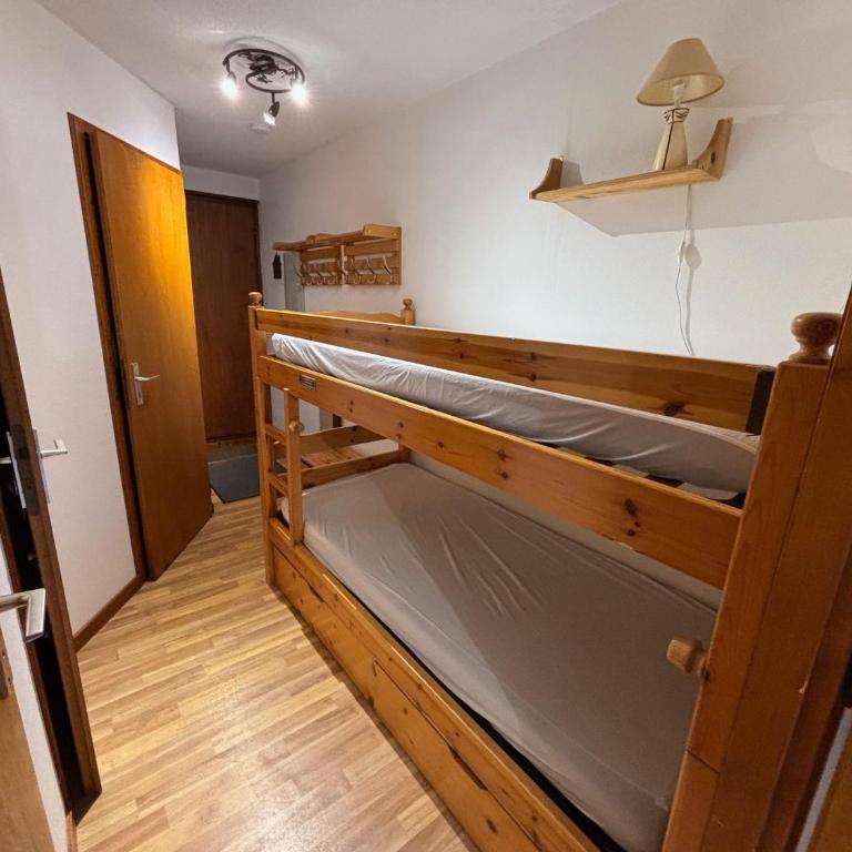 Appartement confortable près des pistes avec balcon et parking - FR-1-693-128 - Appartement - 8