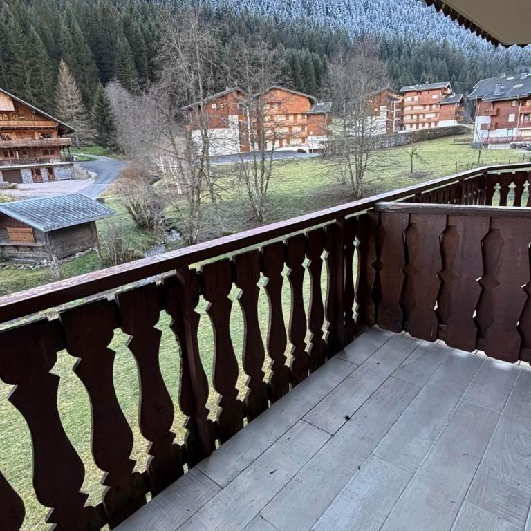 Appartement confortable près des pistes avec balcon et parking - FR-1-693-128 - Appartement - 11