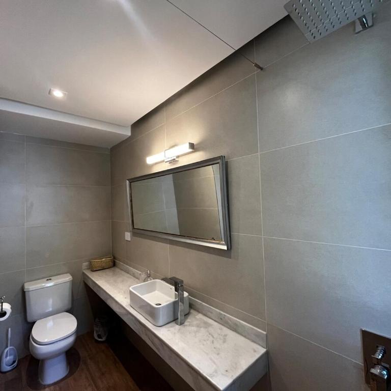 Casa con pileta cerca del mar en Costa Esmeralda - Five-Bedroom House - 13