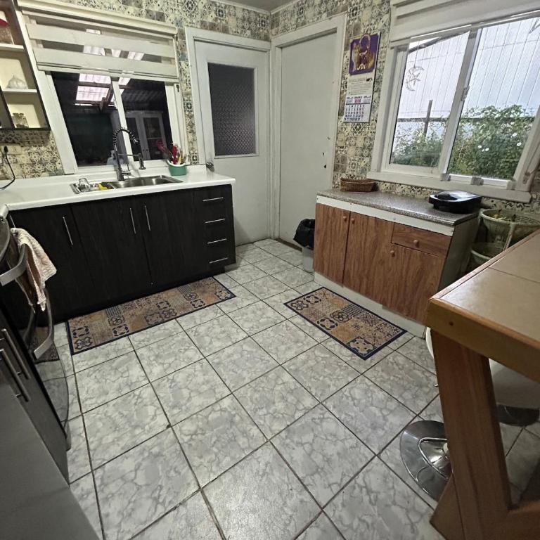 Casa familiar PaolaUB - One-Bedroom House - 22