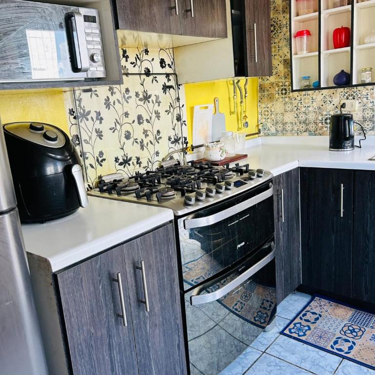 Casa familiar PaolaUB - One-Bedroom House - 26