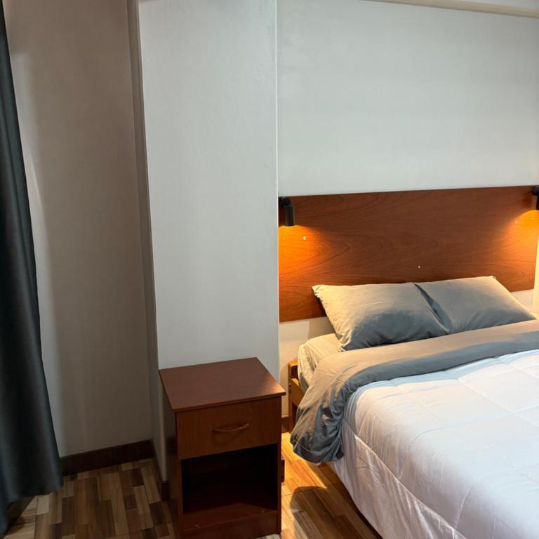 Hostal - Hs Merced - Family Room with Bathroom - 6