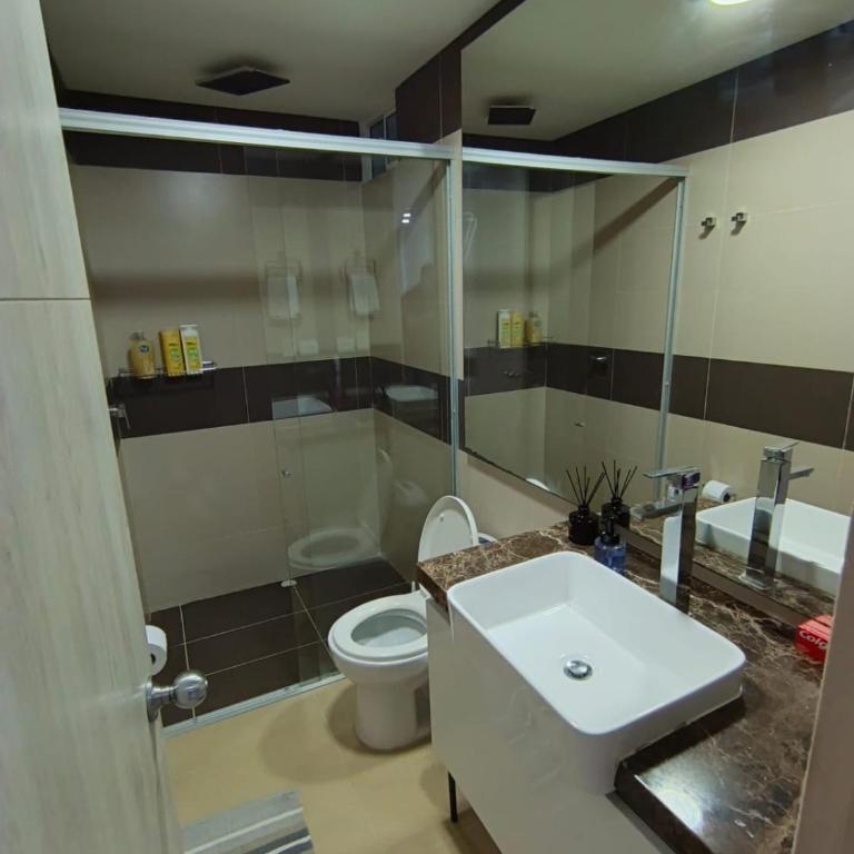 612 Beautiful Apartment Near the Walled City - Three-Bedroom Apartment - 4