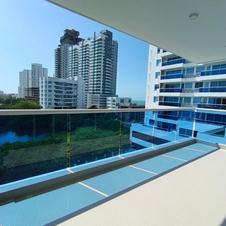 612 Beautiful Apartment Near the Walled City - Three-Bedroom Apartment - 6