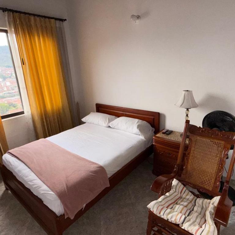 Apto. en zona céntrica con vista panorámica al pueblo - Apartamento de 3 dormitorios con vistas - 15