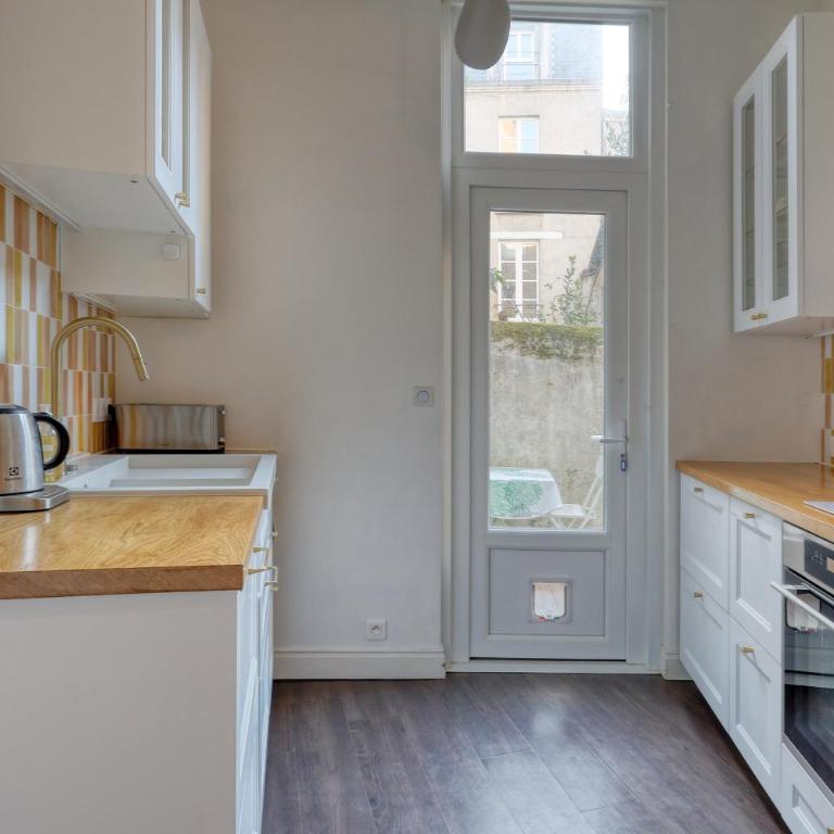 Cœur Historique et Paisible - Hôtel de Ville - Two-Bedroom Apartment - 8