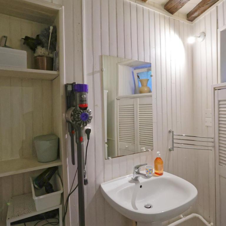 Cœur Historique et Paisible - Hôtel de Ville - Two-Bedroom Apartment - 32