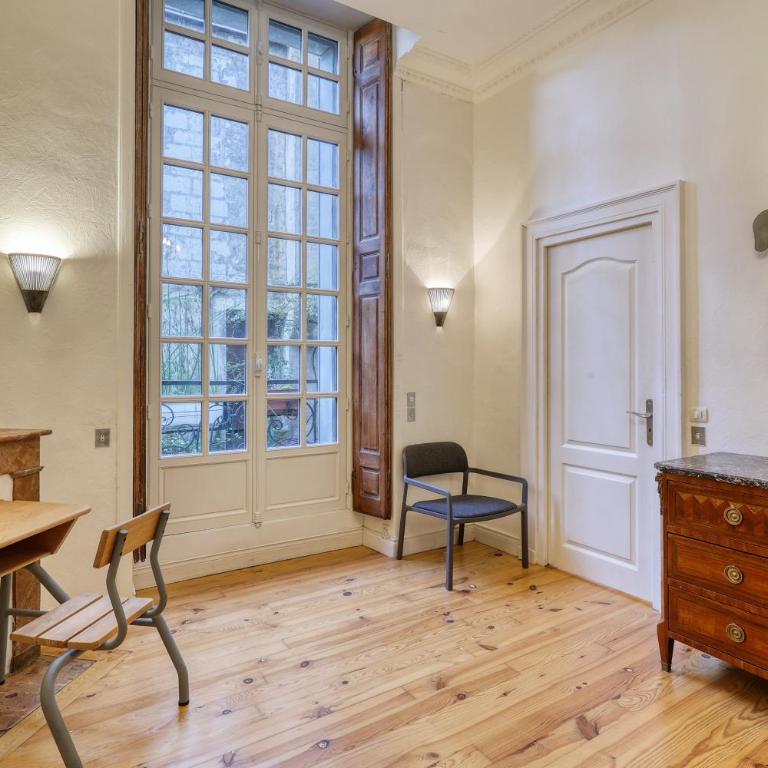 Cœur Historique et Paisible - Hôtel de Ville - Two-Bedroom Apartment - 23