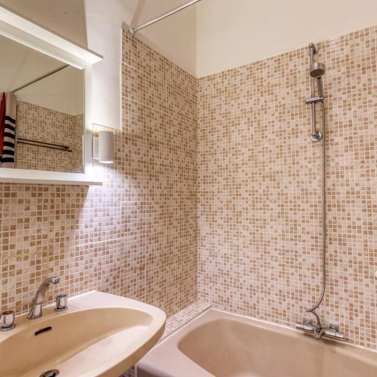 Cœur Historique et Paisible - Hôtel de Ville - Two-Bedroom Apartment - 17