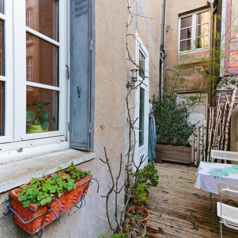 Cœur Historique et Paisible - Hôtel de Ville - Two-Bedroom Apartment - 37