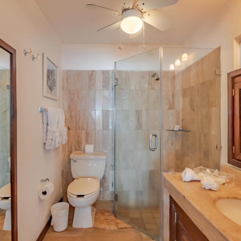 Private Beach Front with a Spectacular View - Apartamento con 3 dormitorios - Frente al océano - 10