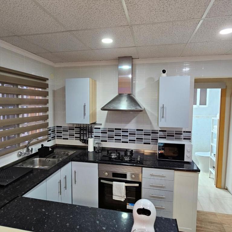 Relax Mediterráneo a 500m de Playa AAC y Wifi6 - Apartamento de 3 dormitorios - 12