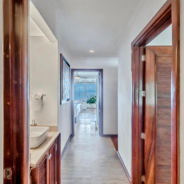 Private Beach Front with a Spectacular View - Apartamento con 3 dormitorios - Frente al océano - 29