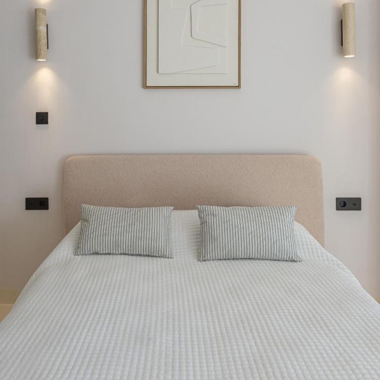 Bright Scandi-Style Studio with Stunning Garden Views - Estudio con vistas a la piscina - 10
