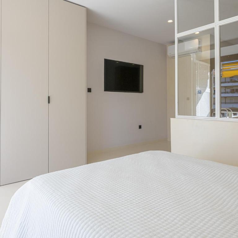Bright Scandi-Style Studio with Stunning Garden Views - Estudio con vistas a la piscina - 15